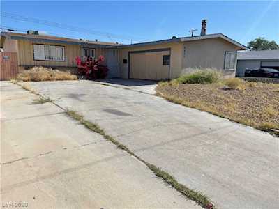 6420 Bristol Way Las Vegas, NV 89107