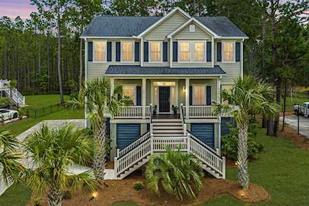 2016 Brick Kiln Parkway Mount Pleasant, SC 29466