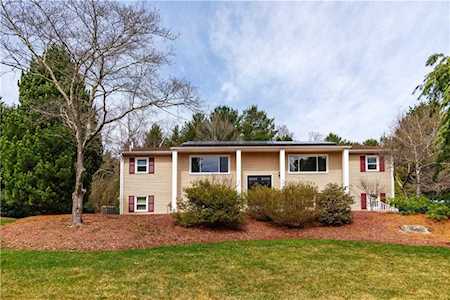 35 Jefferson Dr East Greenwich, RI 02818