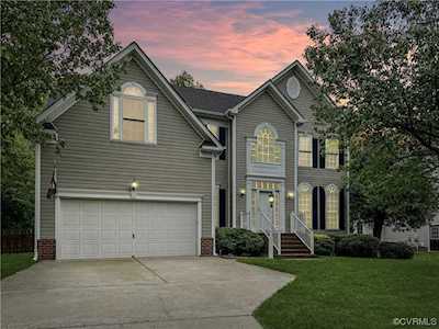 8274 Carrolton Ridge Place Mechanicsville, VA 23111