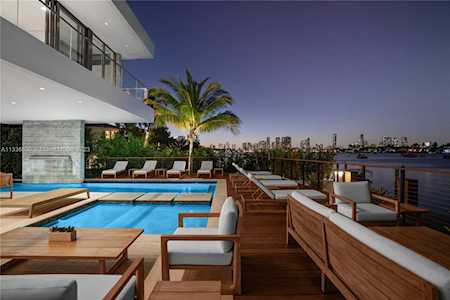 421 N Hibiscus Dr Miami Beach, FL 33139