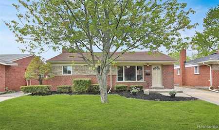 8529 N Hubbard St Westland, MI 48185