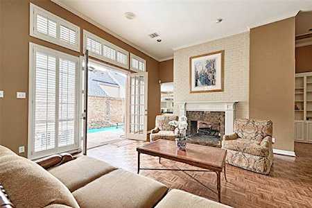 6917 Hillpark Drive Dallas, TX 75230