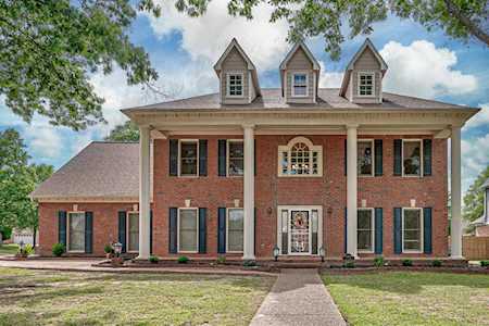 1471 Collingham Dr Collierville, TN 38017