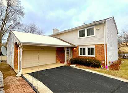 102 Mayberry Ct Rolling Meadows, IL 60008