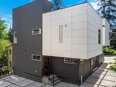2810 SW Genesee St #B Seattle, WA 98126