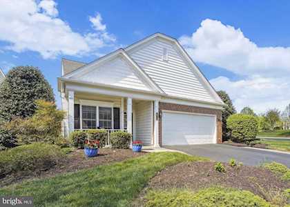 20714 Golden Ridge Dr Ashburn, VA 20147