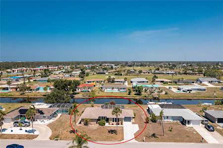 8 Annapolis Ln Rotonda West, FL 33947