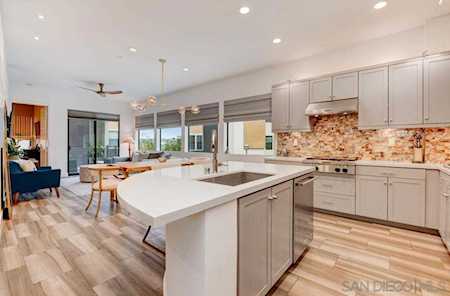 8424 Distinctive Dr San Diego, CA 92108