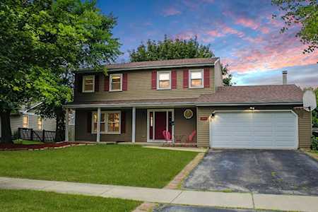 2417 Flambeau Dr Naperville, IL 60564