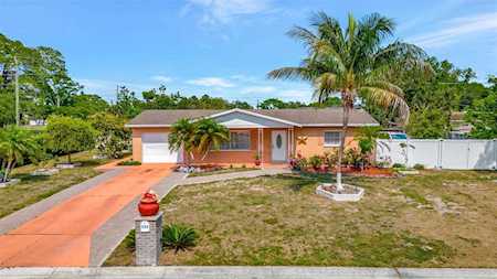 751 Melody Ln Bradenton, FL 34207