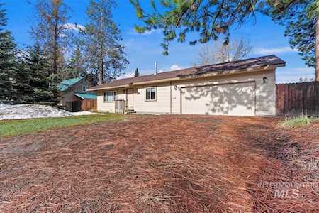 1104 Baycolt Way Mccall, ID 83638