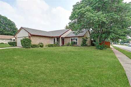 3700 Hackberry Lane Bedford, TX 76021