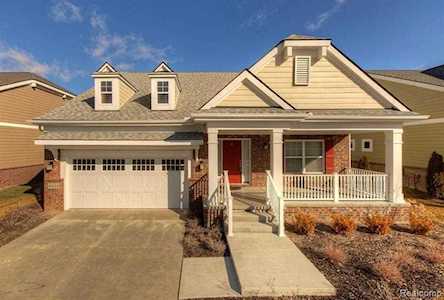 49532 Hancock St Canton Twp, MI 48188