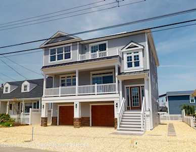 203 Bryn Mawr Ave Lavallette, NJ 08735