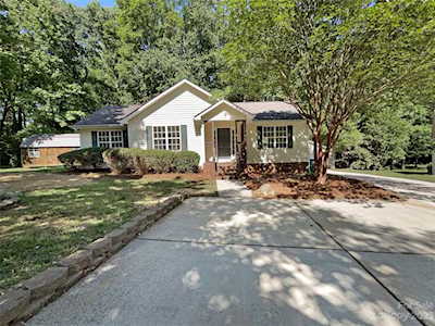 1134 Lakewood Dr Stallings, NC 28104