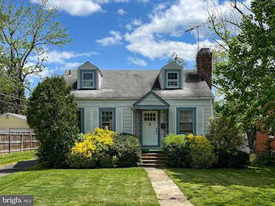124 W George Mason Rd Falls Church, VA 22046