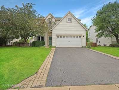 5310 Whispering Oaks Dr Plainfield, IL 60586