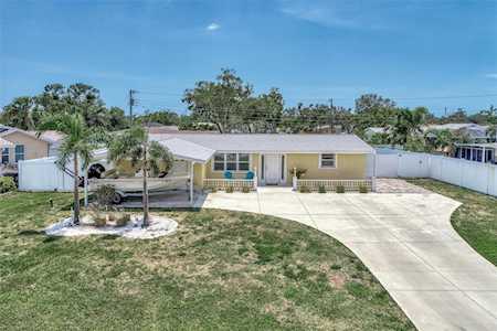 475 Creek Lane Dr Englewood, FL 34223