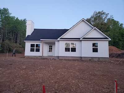 6883 Highway 31 E Westmoreland, TN 37186