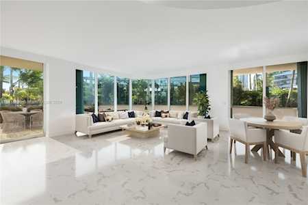 300 S Pointe Dr #303 Miami Beach, FL 33139