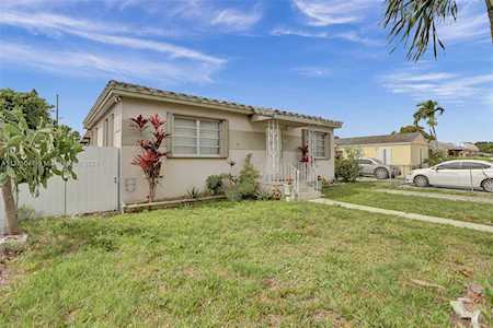 5240 NW 4th Ter Miami, FL 33126