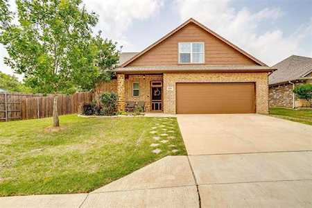 210 Donna Circle Granbury, TX 76049