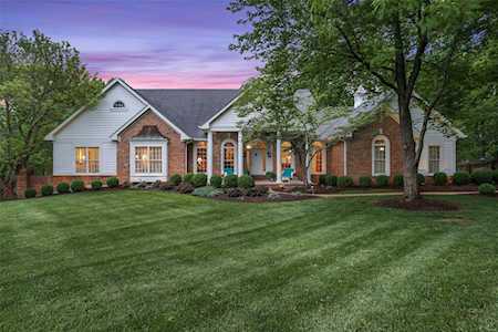16520 Kingspointe Lake Ln Chesterfield, MO 63005