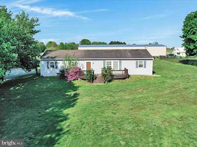 789 Hollow Rd New Providence, PA 17560