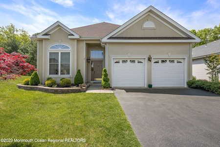 7 Clear Lake Ct Barnegat, NJ 08005