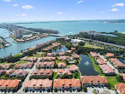 18 Franklin Ct S #B St. Petersburg, FL 33711