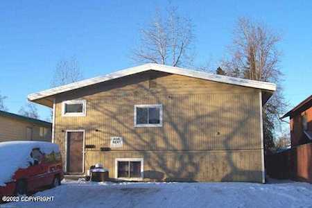 624 Irwin St Anchorage, AK 99508