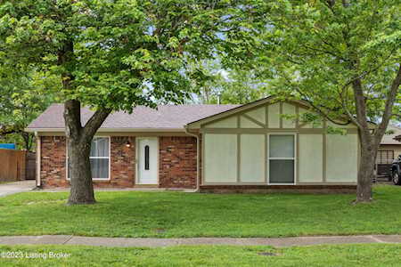 6007 Larkgrove Dr Louisville, KY 40229