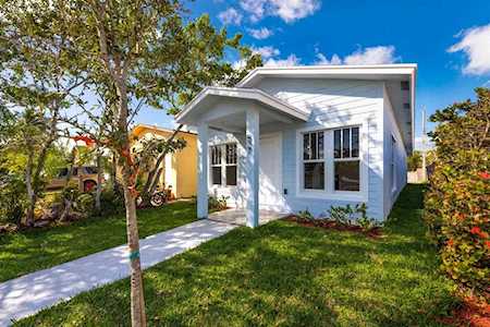 313 S E Street Lake Worth Beach, FL 33460