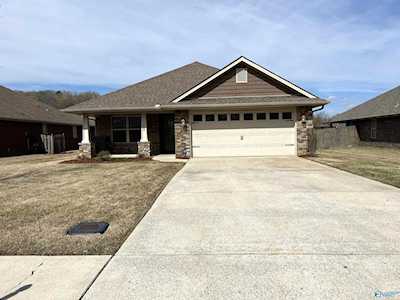 5028 SE Montauk Trail Owens Cross Roads, AL 35763