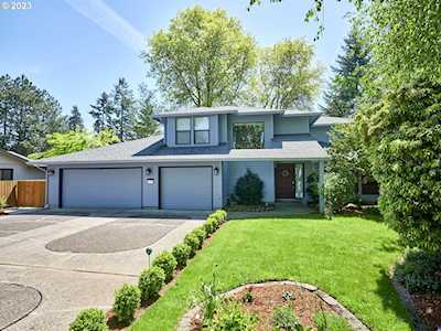 1919 NW 112th CIR Vancouver, WA 98685