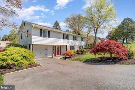 81 Moongale Dr Carlisle, PA 17013