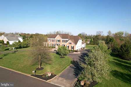 710 Bentley Ct Moorestown, NJ 08057