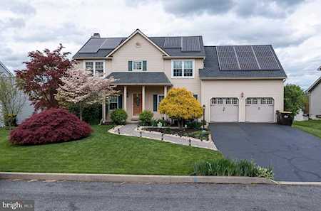633 Charles Dr Gilbertsville, PA 19525