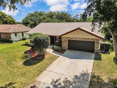 3915 NW 69th Ter Coral Springs, FL 33065