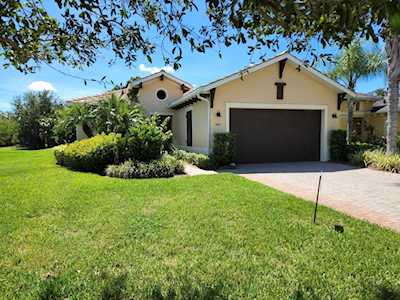 5065 Lake Overlook Ave Bradenton, FL 34208