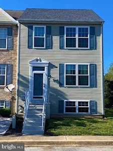 42 Chambord Dr Newark, DE 19702