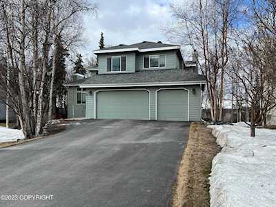 17119 Yellowstone Dr Eagle River, AK 99577