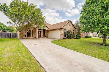 5029 Roundtree Court Haltom City, TX 76137