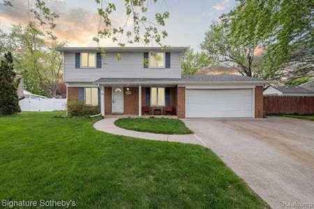 23675 Maude Lea St Novi, MI 48375