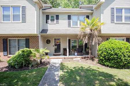 40 Hard Wood Dr Hampton, VA 23666