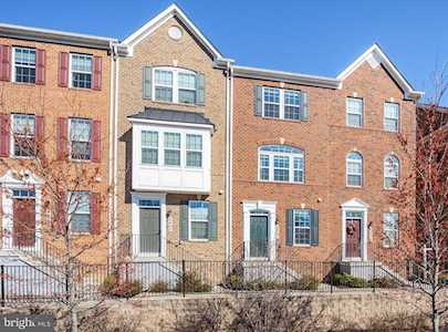 2407 Marsh Point Hyattsville, MD 20782