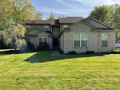 1148 Courtney Hartland Twp, MI 48353