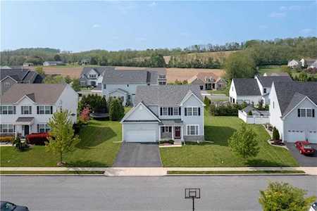 2622 English Ivy Rd Nazareth, PA 18064