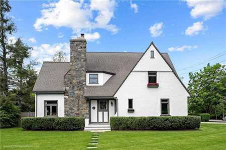 43 Rumstick Rd Barrington, RI 02806
